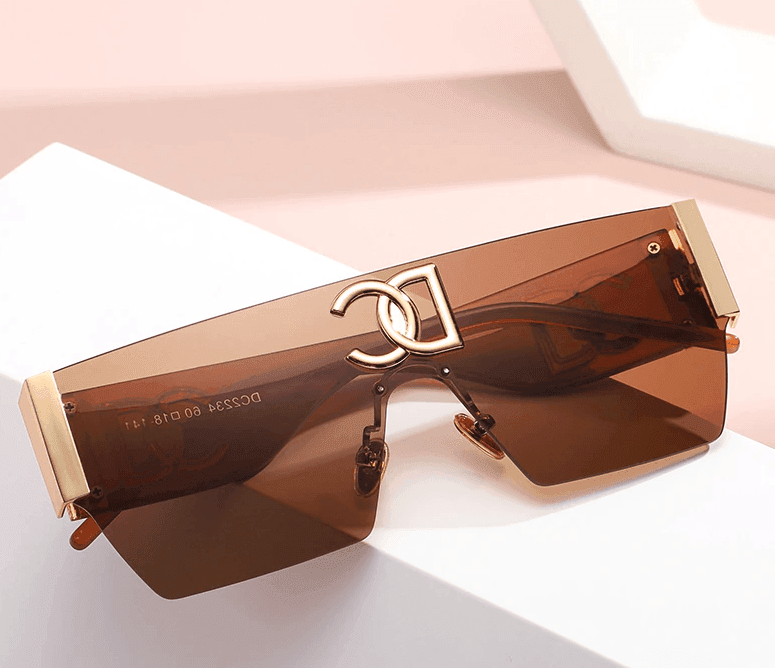 משקפי שמש בסיגנון דולצה וגאבנה ללוק נשי משובח ולהופעה של אישה שכובשת כל מטרה - לה איסלה