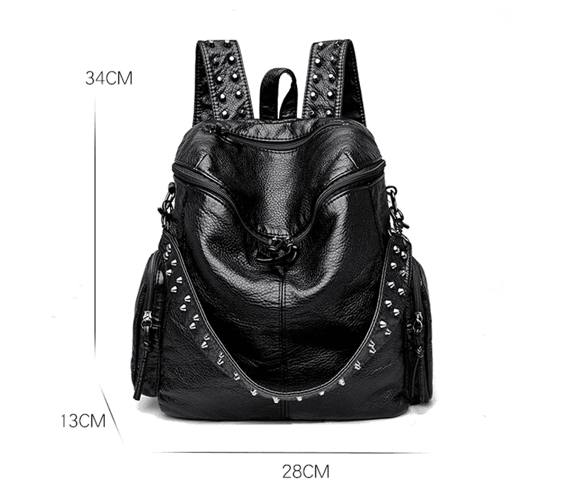 תיק גב מושלם מאיטליה בגימור ניטים היפסטרי להופעה נשית כובשת וללוק מהמם - לה איסלה