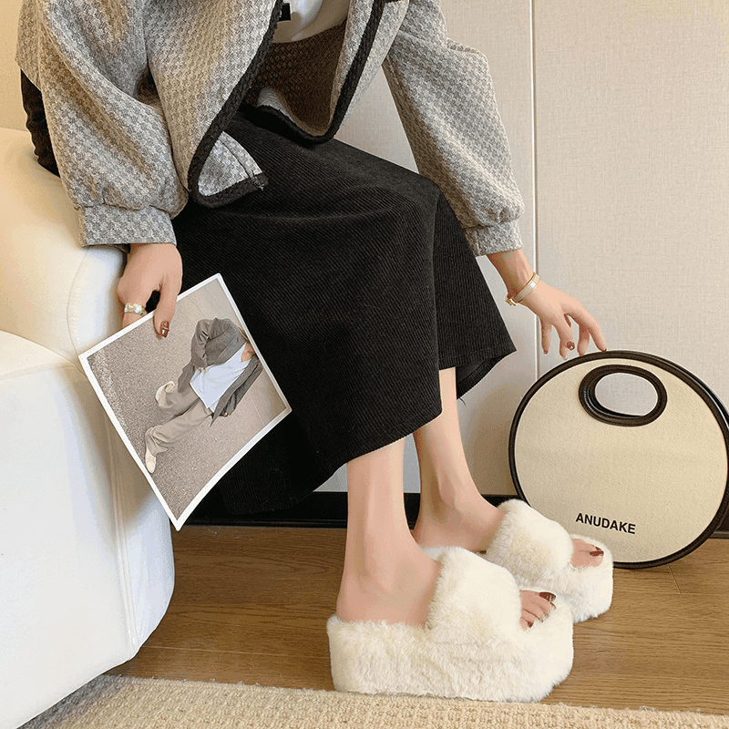 כפכפי פלטפורמה מפרווה להופעה נשית איכותית וללוק שאפשר להיות איתו גם מחוץ לבית - לה איסלה