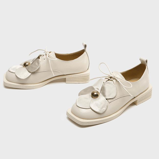 מוקסין פרח בסגנון רטרו של ילדי הפרחים ללוק לא שיגרתי ומיוחד ולהופעה מרתקת - לה איסלה