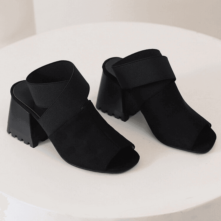 סנדלי עקב מעוצבות בגימור נשי ממילאנו להופעה של אישה איכותית וללוק שמשדר עוצמה - לה איסלה