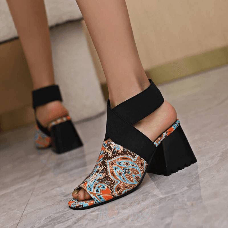 סנדלי עקב מעוצבות בגימור נשי ממילאנו להופעה של אישה איכותית וללוק שמשדר עוצמה - לה איסלה