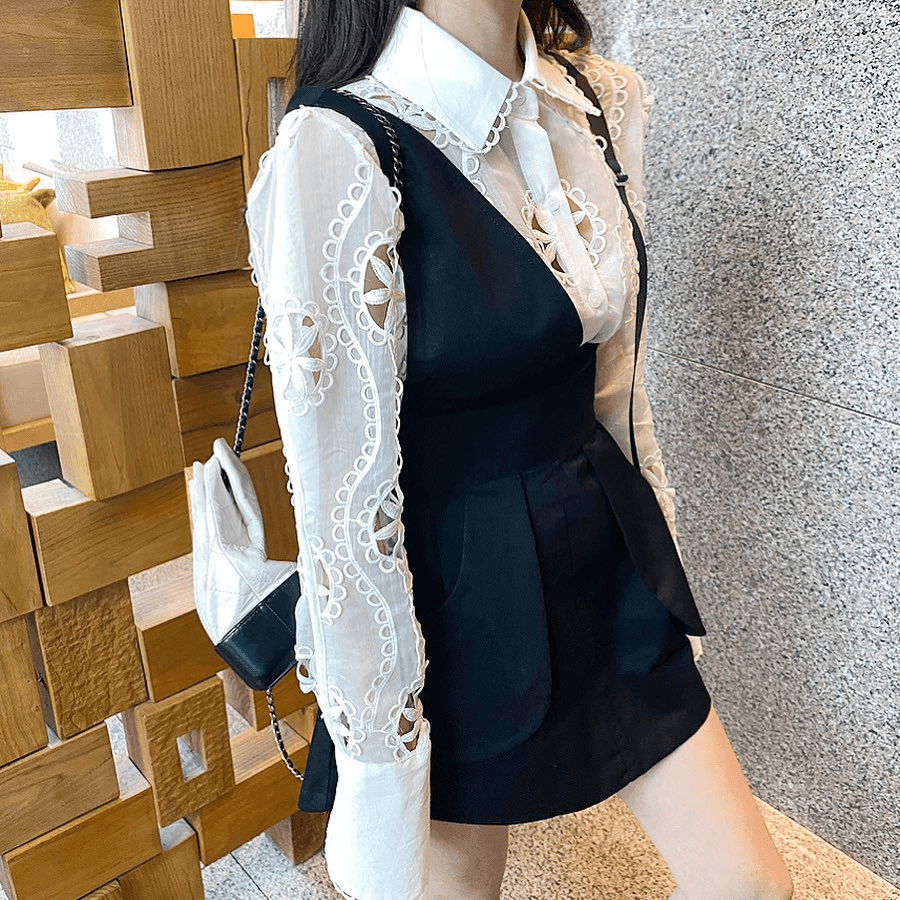 מכופתרת אלגנטית ומרשימה בגיזרת תחרה מושלמת להופעה שתמיד תגרפי מחמאות - לה איסלה