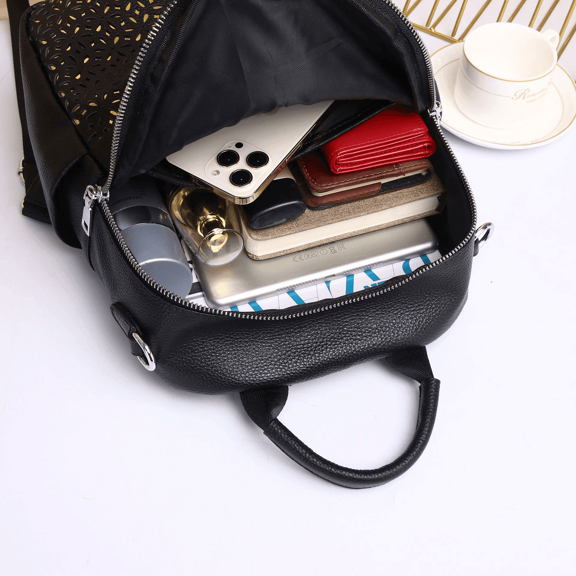 תיק גב מושלם מעור איטלקי משובח בחלוקה נבונה של תאים ולהופעה נשית אלגנטית - לה איסלה