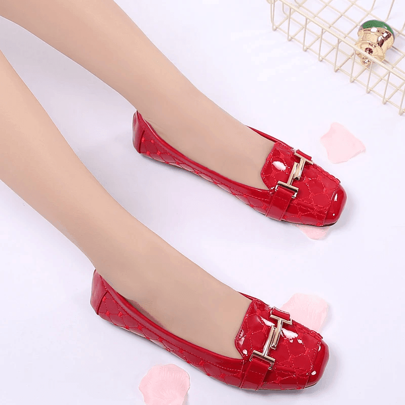 מוקסין מרהיב של מעצב איטלקי ממילאנו ללוק אופנתי מדליק ולהופעה של אישה מקורית - לה איסלה