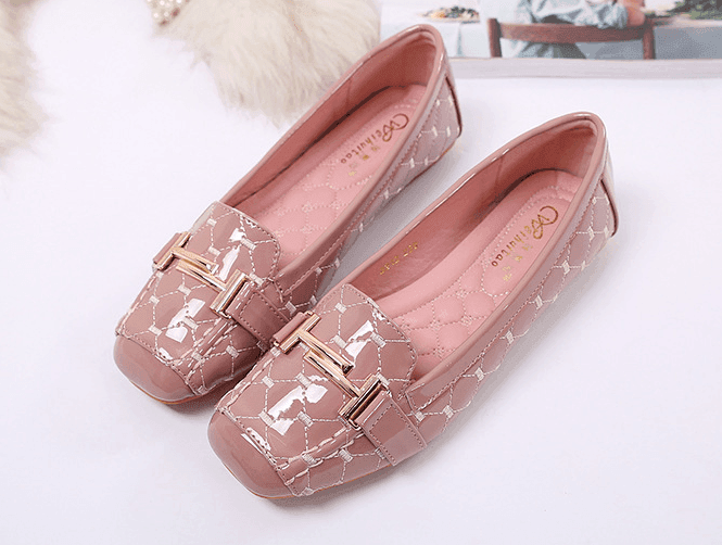 מוקסין מרהיב של מעצב איטלקי ממילאנו ללוק אופנתי מדליק ולהופעה של אישה מקורית - לה איסלה