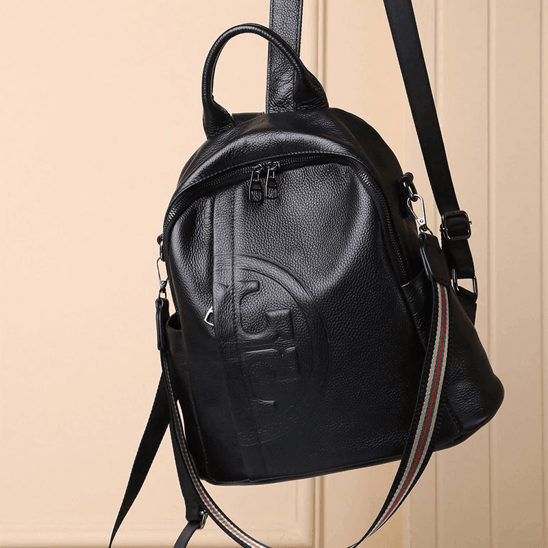 תיק עור יוקרתי של מותג אופנה מוביל בגיזרה נשית פרקטית עם שלל תאים נפרדים - לה איסלה