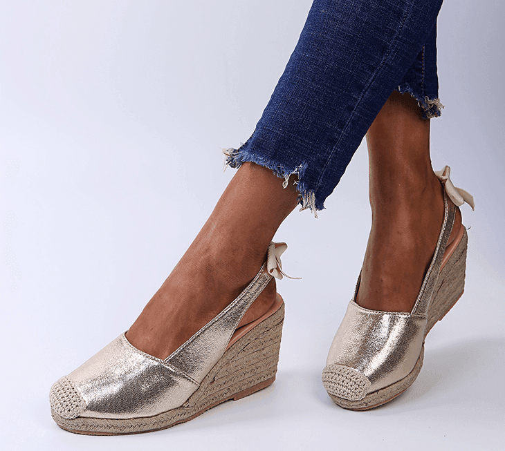 סנדל פלטפורמה מהפנט בגיזרה גבוה וחתיכית מאיטליה באימום רחב להופעה נשית מושלמת - לה איסלה