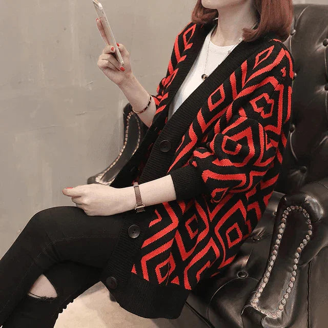 קרדיגן כפתורים מברצלונה בגימור גאומטרי מדהים ללוק נשי עם חוסן - לה איסלה