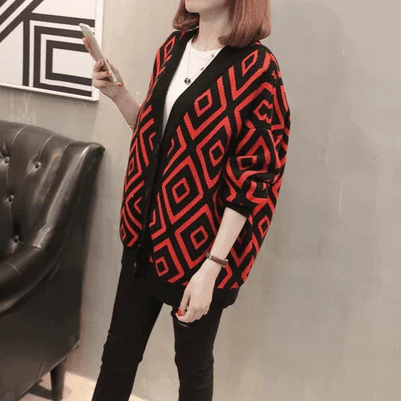 קרדיגן כפתורים מברצלונה בגימור גאומטרי מדהים ללוק נשי עם חוסן - לה איסלה