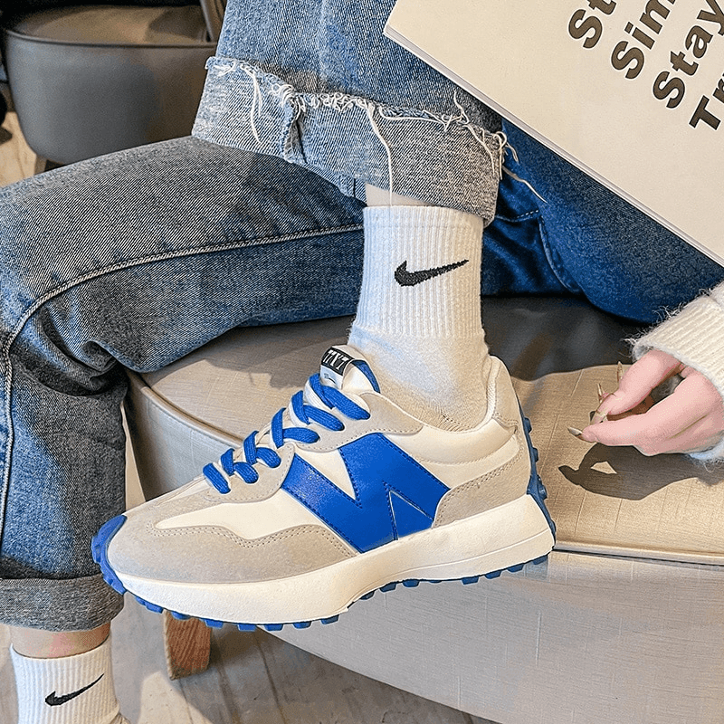 סניקרס אופנתיות בסגנון ניו בלאנס ללוק סופרטיבי טרנדי ולהופעה נשית כובשת - לה איסלה