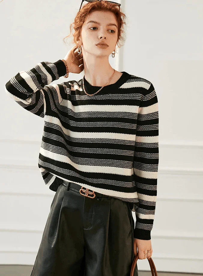 סריג פסים אוברסייז ממילאנו בגיזרה נשית אלגנטית ומקסימה להופעה נשית מתחכמת - לה איסלה