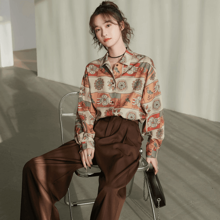 חולצת מעצב בגיזרת בוייפרנד בהדפס בסטייל מרהיב של פעם ללוק מנצח שלך - לה איסלה