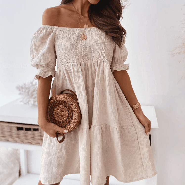 שמלת כיווצים בכתפיים חשופות ללוק נשי בולט בגיזרה מחמיאה ומטשטת להופעה מרשימה - לה איסלה