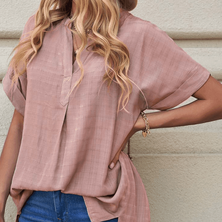 חולצת כותנה בגיזרת וי אוברסייז מבד נושם ללוק נשי לא מתאמץ להופעה נשית יפה - לה איסלה