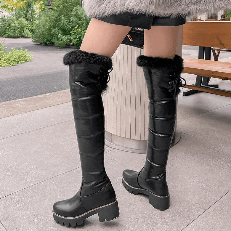 מגפון מעל הברך בגימור סקי משגע בשילוב פרווה מחממת להופעה מדוייקת לעונה - לה איסלה