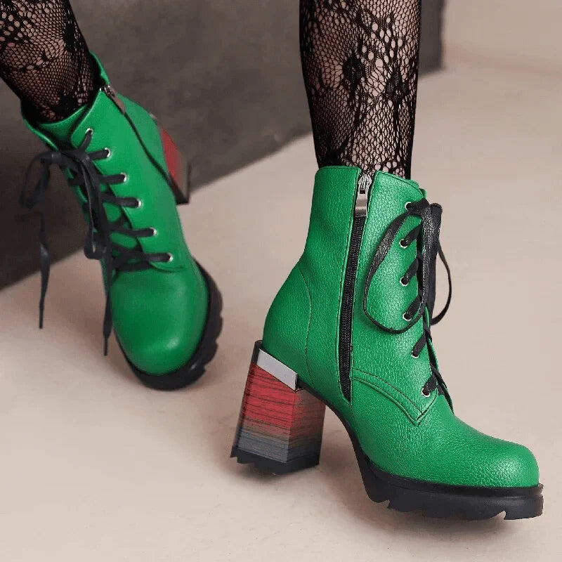 מגפוני פרווה פנימית של מעצב איטלקי בגימור נשי חתיכי להופעה של אישה לוהטת - לה איסלה