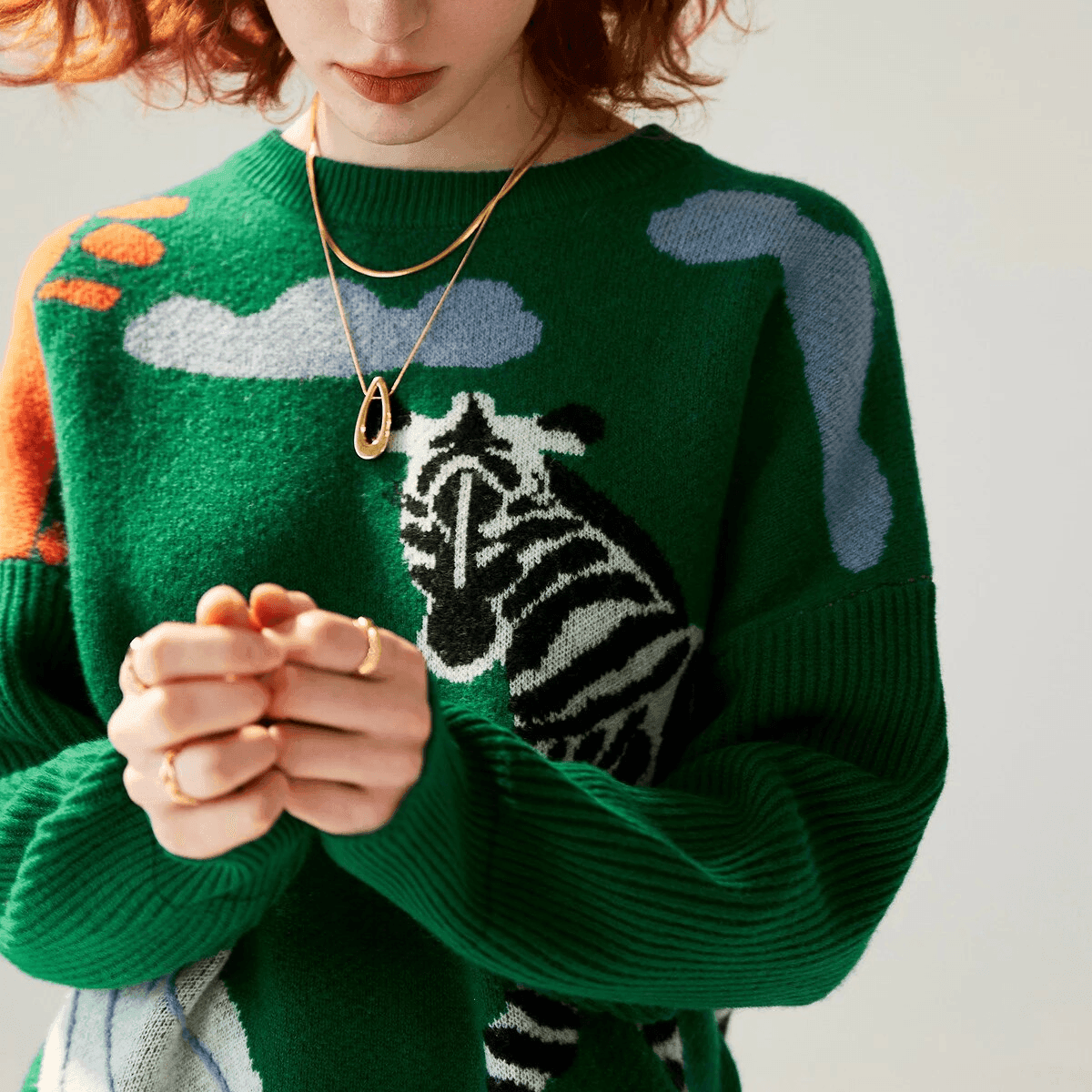 סריג מעצב בגימור של הדפס זברה אופנתי ללוק של אישה שרוצה לבלוט ולהופעה מרהיבה - לה איסלה