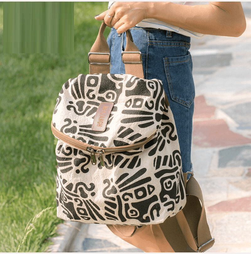 תיק קז'ואל מושלם בגימור אופנתי בצבעי חאקי בגיזרה נשית מכילה ובחלוקה רבה של תאים - לה איסלה