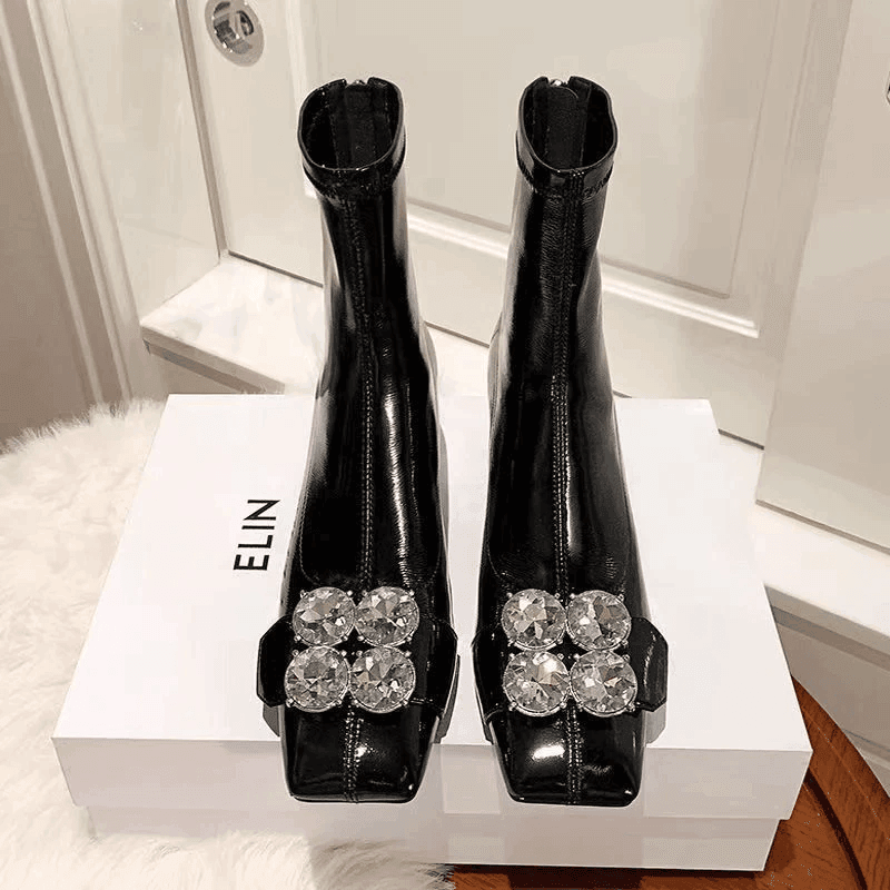 מגפון לקה מהמם בגימור זרקונים גדולים של מעצב צרפתי להופעה מושכת תשומת לב - לה איסלה