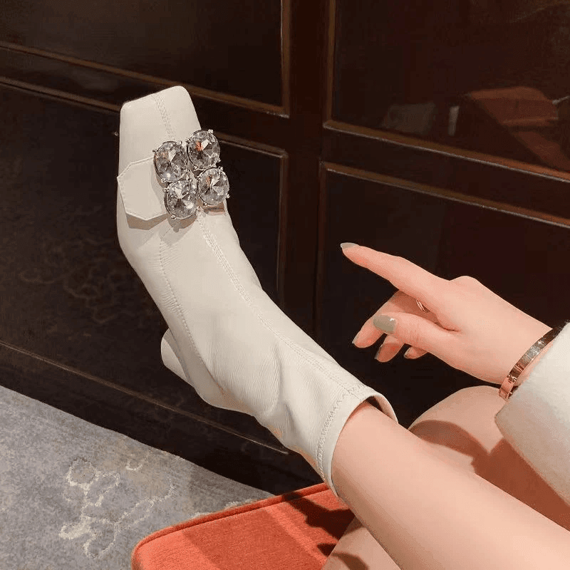 מגפון לקה מהמם בגימור זרקונים גדולים של מעצב צרפתי להופעה מושכת תשומת לב - לה איסלה