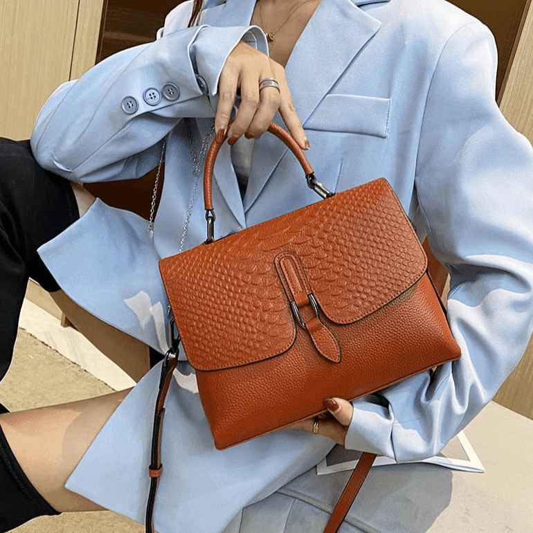 תיק עור יוקרתי של מעצב איטלקי ידוע בגיזרה משרדית אלגנטית להופעה מרשימה - לה איסלה