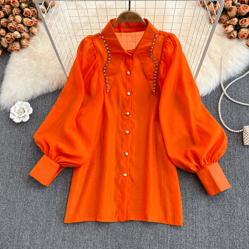 חולצת שיפון מכופתרת עם דיטלים מושלמים בצווארון של אבני קריסטל להופעה מהפנטת - לה איסלה