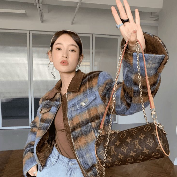 מעיל ג'קט קורדורוי מחמם בגימור קצר ללוק משובח של אישה חזקה ונוכחת - לה איסלה