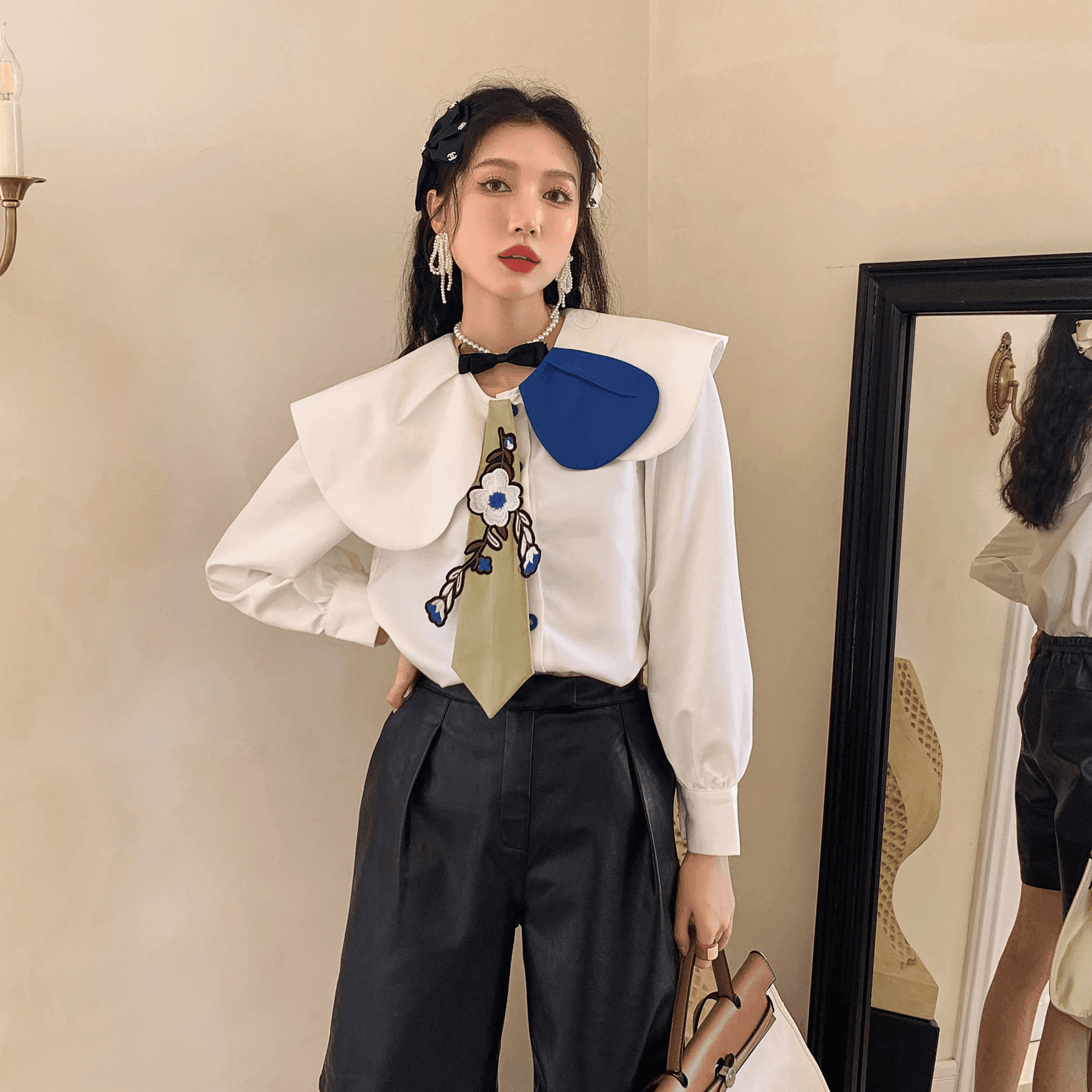 חולצת וינטאג' מרהיבה בגימור צווארון ייחודי של מעצב להופעה של אישה חזקה - לה איסלה