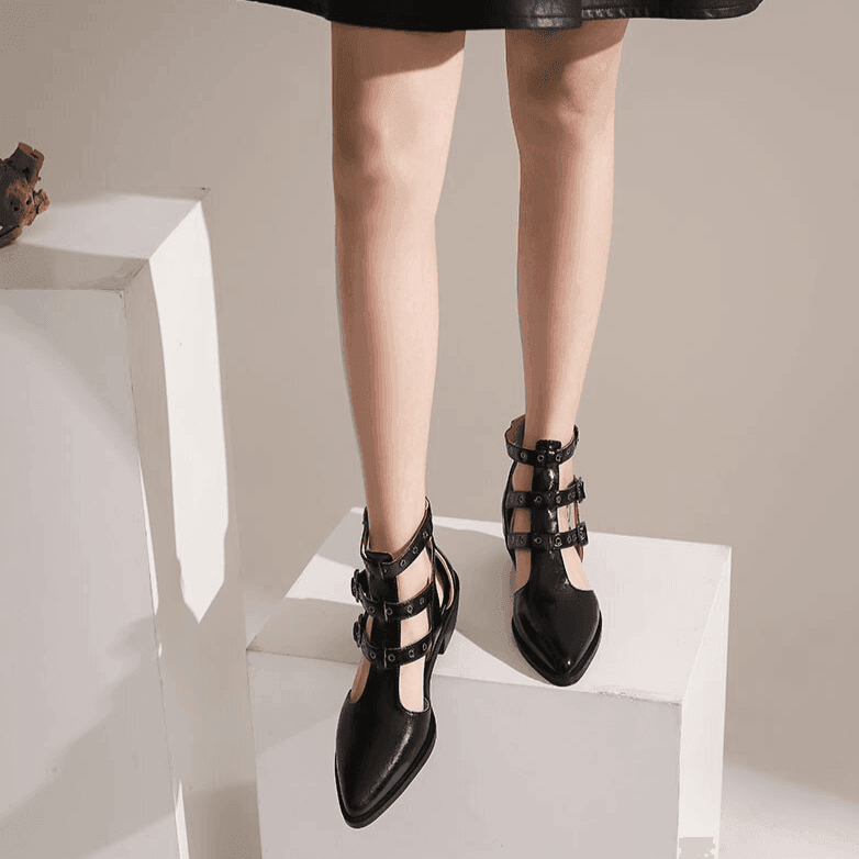 מגפון גלידאטור נמוך עם ניטים של מעצב איטלקי ללוק משובח ולהופעה מרהיבה - לה איסלה