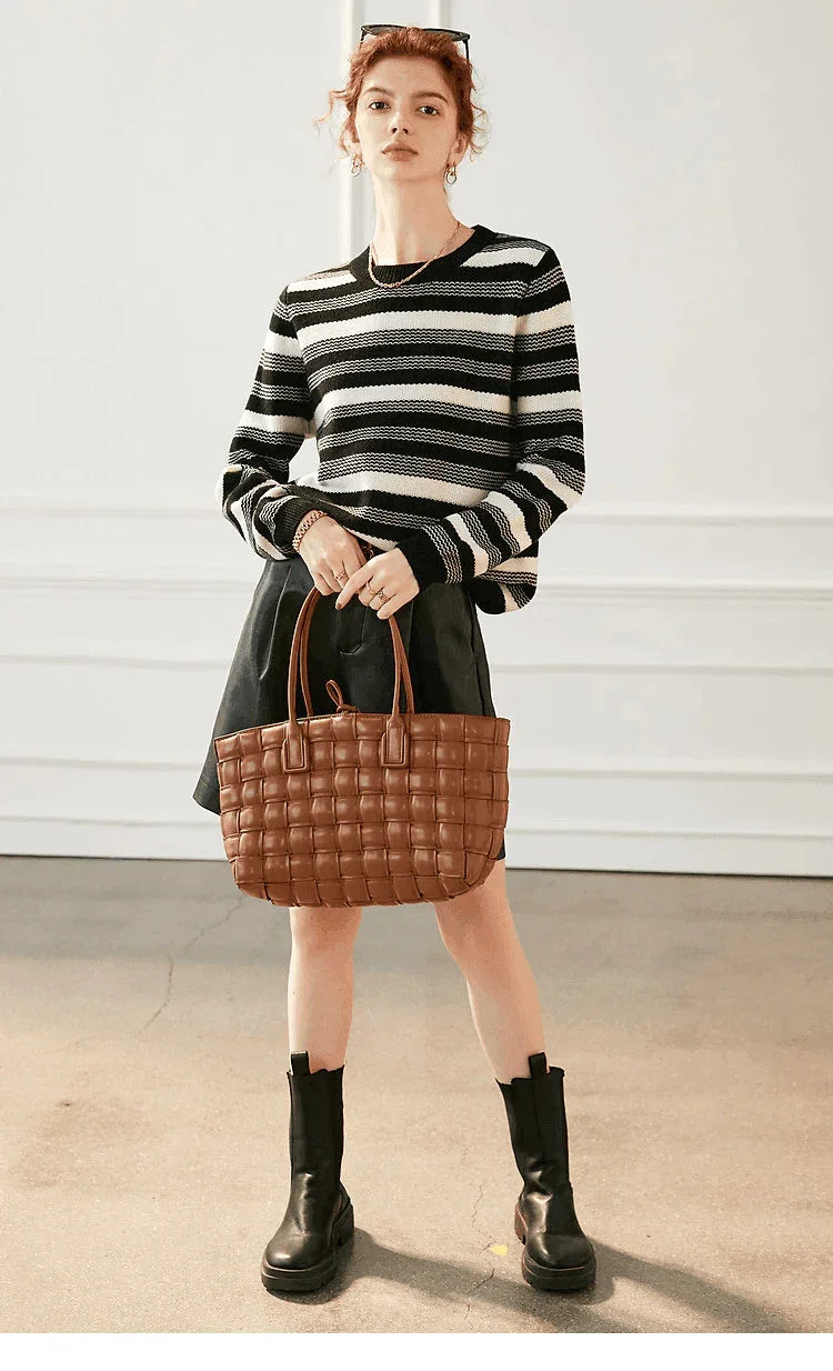 סריג פסים אוברסייז ממילאנו בגיזרה נשית אלגנטית ומקסימה להופעה נשית מתחכמת - לה איסלה