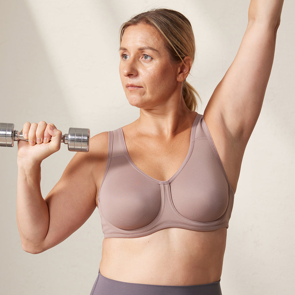 חזיית ספורט מושלמת עם עצם באחיזה מושלמת לחזה שופע לתחושה נפלאה במהלך היום