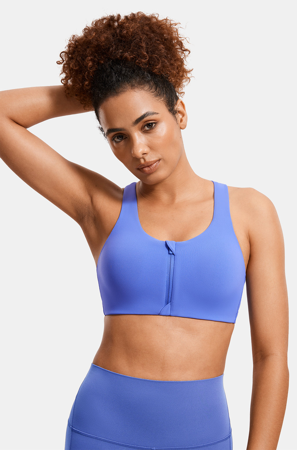 חזיית ספורט בריצרץ קידמי ללא עצם בגימור נשי מחמיא ללוק אופנתי יפה