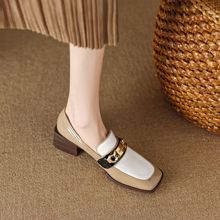 נעלי עקב מושלמות בגימור רטרו מושקע ללוק איטלקי יוקרתי ולהופעה מרשימה