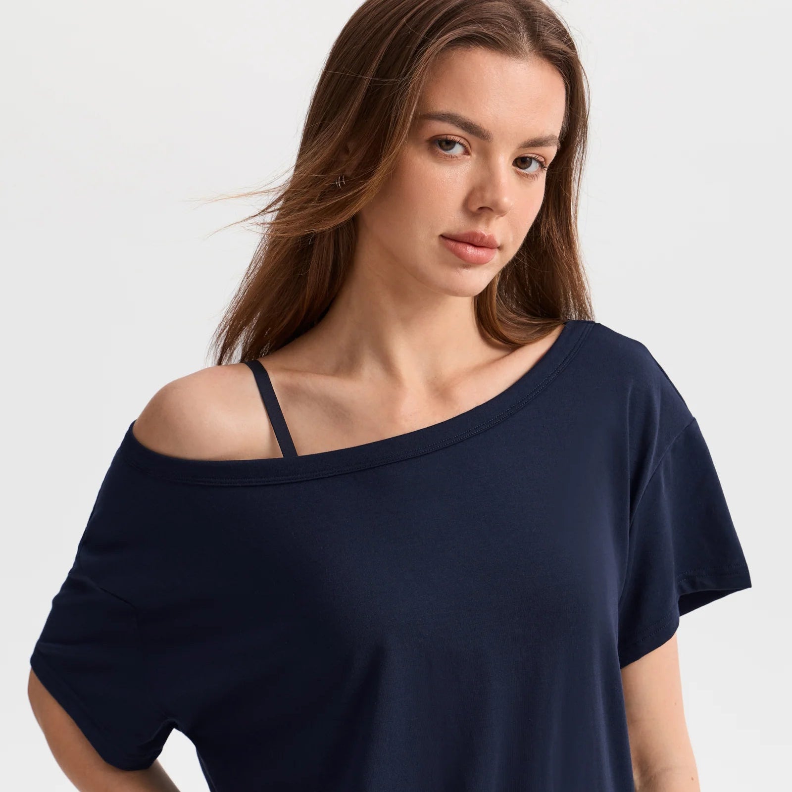 חולצת אוברסייז בכתף חשוף  - מבצע עצמאות💙20% הנחה בקופה