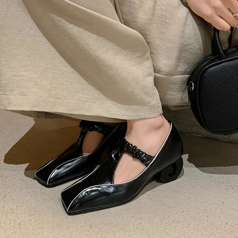 סנדל עור מהמם בגימור עקב נשי אופנתי להופעה של אישה מדוייקת