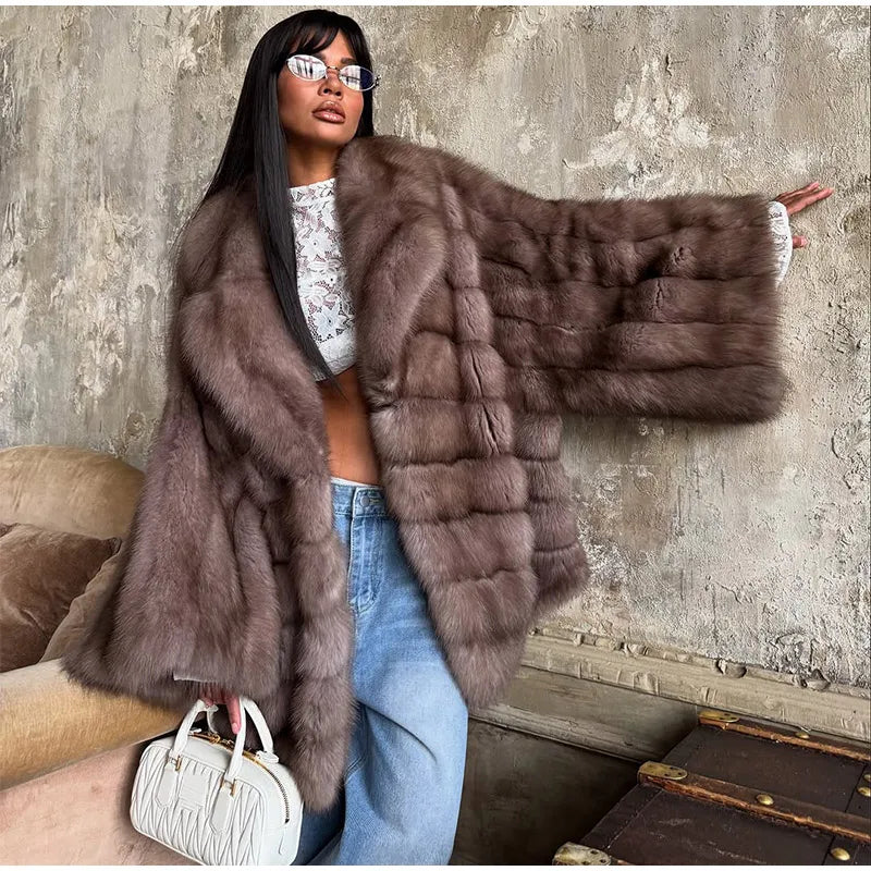 מעיל פרווה מהפנט ממילאנו בגימור אופנתי מחמם להופעה נשית מרתקת