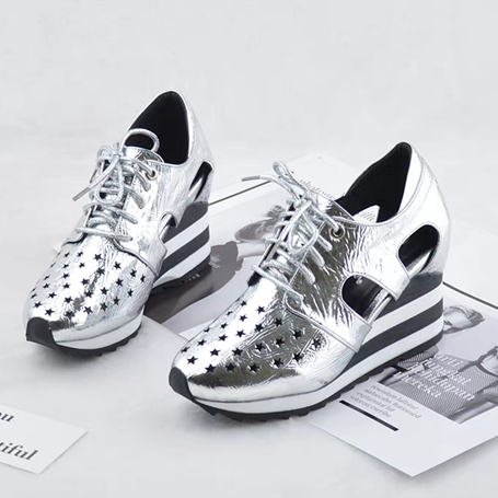 סנדל פלטפורמה מנדף זיעה בסיגנון סניקרס גבוה להופעה מרשימה ואופנתית