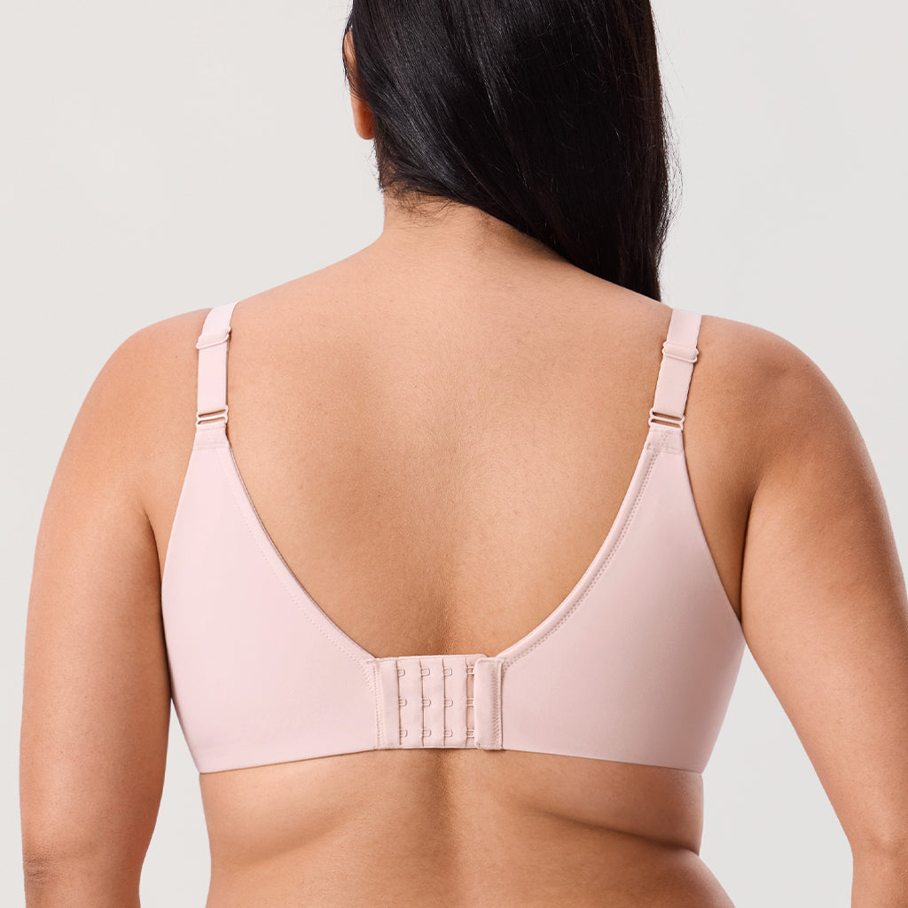 חזיית עצם חלקה ומחטבת למראה טבעי מתחת לבגדים