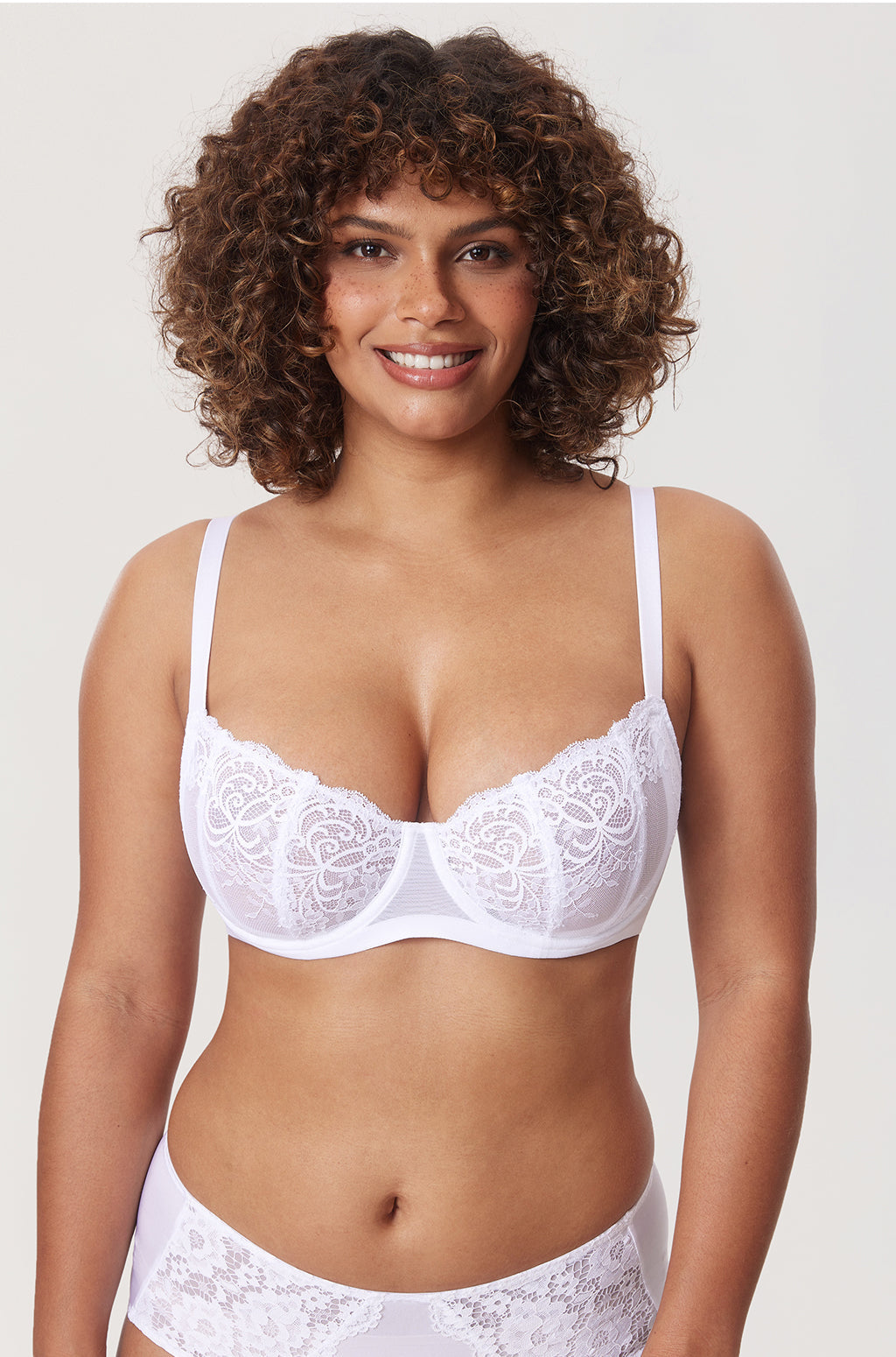 חזיית תחרה ממליאנו בגימור עצם בתמיכה נשית אסטית ללוק יומיומי כבוש